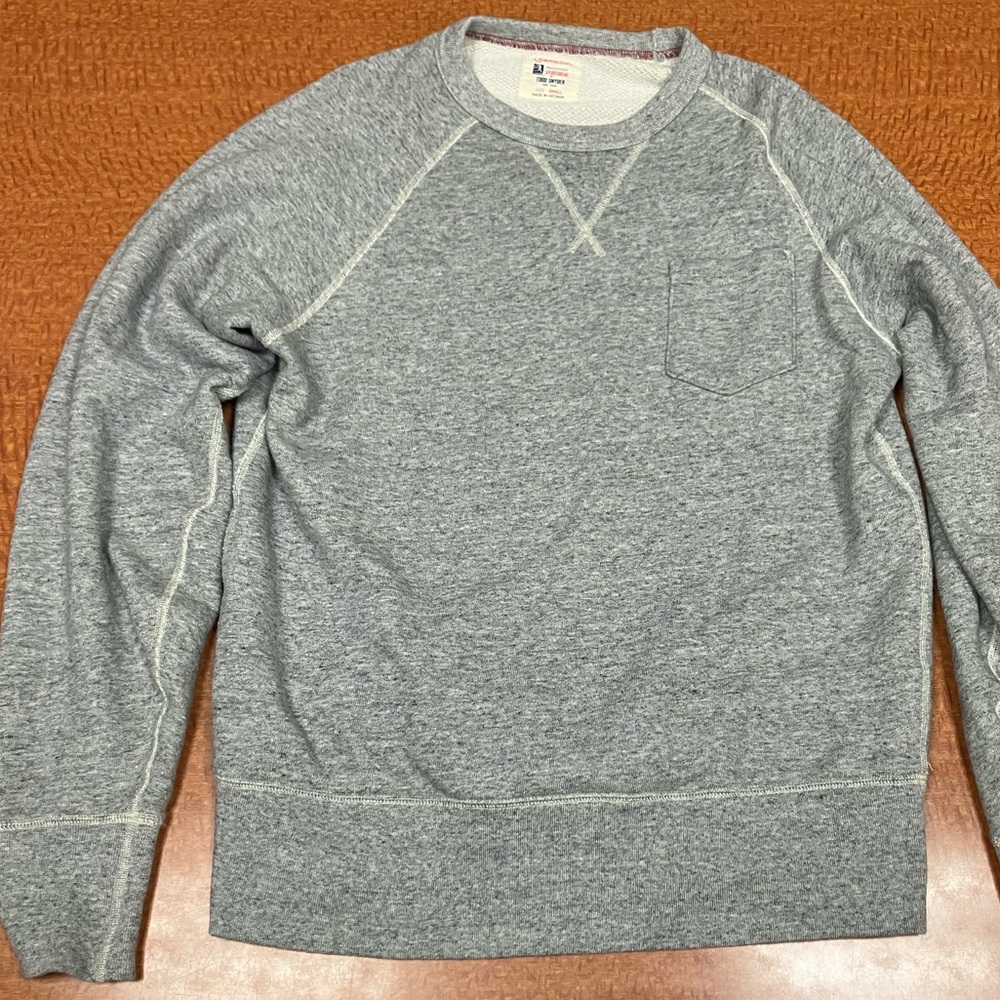Todd Snyder/Champion Midweight Pocket Sweatshirt - men’s Small - Antique Grey